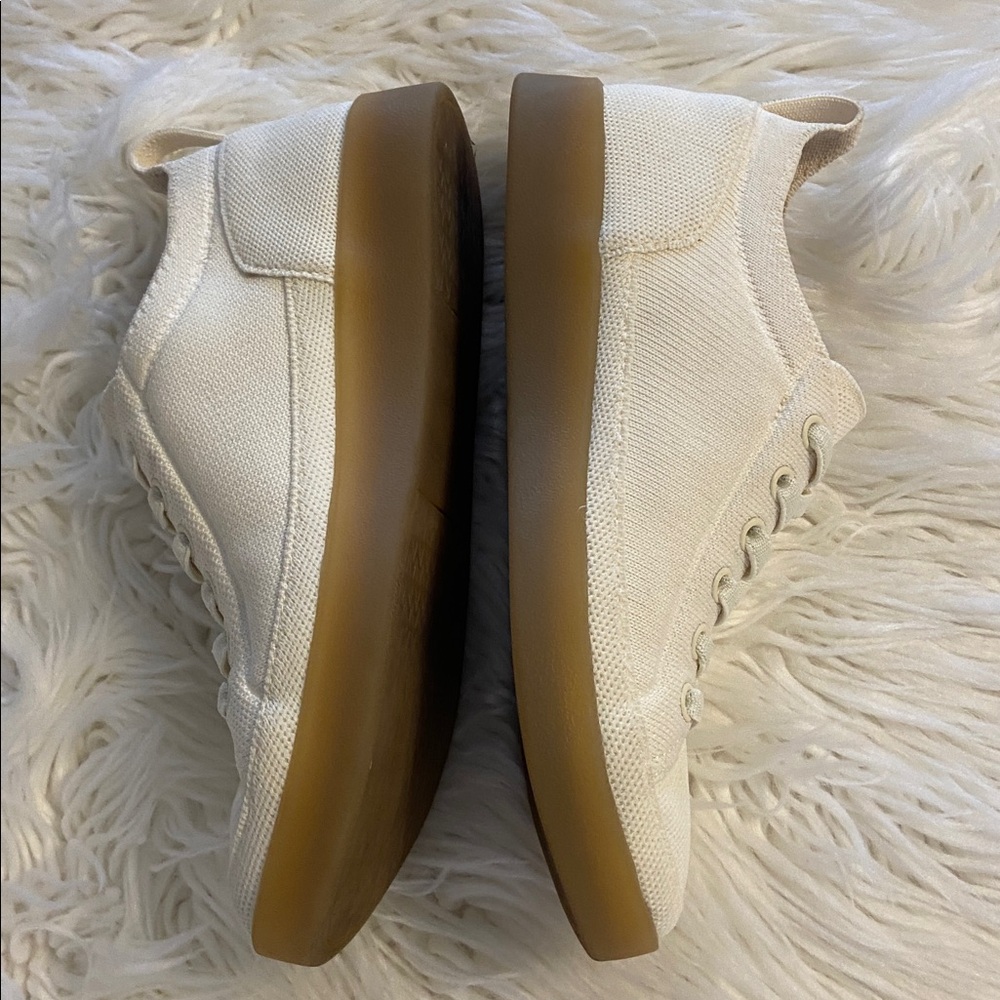 Vionic Women's Cream Canvas Sneakers size 7 excellent condition - Picture 6 of 8